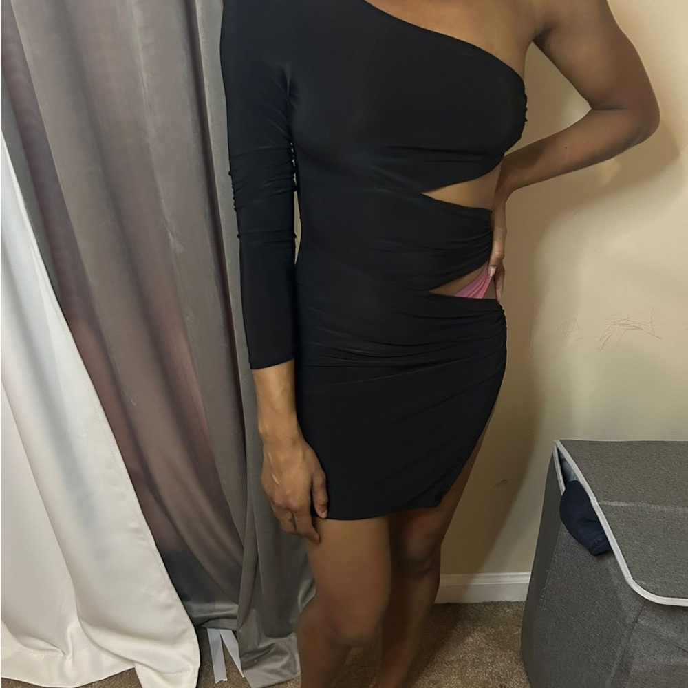 Elegant Black One-Shoulder Dress